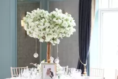 white-centerpiece-wedding-decor