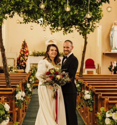 mayo-elegant-ceremony-floral-aisle