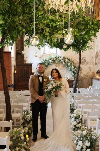 romantic-wedding-decor-belleek-castle-01